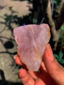 Đá Thạch Anh Hồng Rose Quartz 70-100g tự nhiên thiên nhiên năng lượng Grille thiền định vũ trụ mã 486