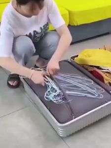 Hanger Lipat Gantungan Baju Portable Gantungan Baju Lipat Travelling Serbaguna