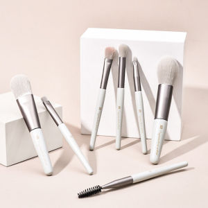 Ultra Soft Pretty Girl Heart Makeup Brush Set Affordable Complete Professional Animal Hair Beauty Tools for Beginners Students