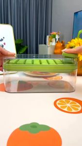 Roomie ครับ เครื่องทำน้ำแข็งซิลิโคนพร้อม แม่พิมพ์ซิลิโคน แม่พิมพ์ทำน้ำแข็ง กล่องน้ำแข็ง 32 ก้อน แถมฟรี ที่ตักน้ำแข ราคาถูกต้อง ที่สุดท้าย รายละเอียดสินค้า