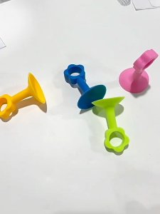 Combo 10 Miếng đệm cao su hình hoa Lắp Tay Nắm Cửa Hút Tường Tránh Va Đập