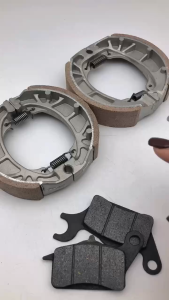 ผ้าเบรคหน้าหลังรถเวฟ HONDA ดรัมเบรค มอเตอร์ไซค์ ผ้าเบรค คุณภาพสูง ราคาขายแบบชุดและแยก เวฟ 110i 125i