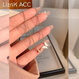 สร้อยคอผีเสื้อเหล็กไทเทเนียมสําหรับผู้หญิงสไตล์ใหม่ญี่ปุ่นและเกาหลีใต้การออกแบบจี้แฟชั่นอุปกรณ์เสริม