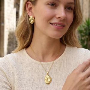 Stainless Steel Gold Plated Vintage Geometric Textured Pendant Necklace Stud Earrings Set Luxury Jewelry for Women