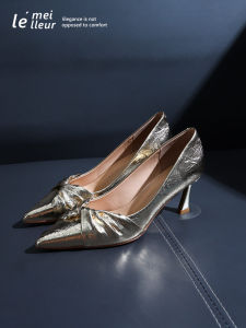 รองเท้าส้นสูงหัวแหลมสีทอง Le Meilleur รองเท้าส้นเดี่ยวแบบหัวเข็มขัดสำหรับผู้หญิง รองเท้าหนังแกะแบบสวมสบาย รองเท้าแฟชั่นแบบสวมสบาย