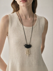 INSIS FEMME | Sandalwood Minimalist Artsy Necklace