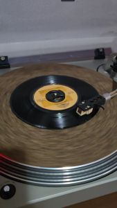 อะแดปเตอร์ 45 RPM สําหรับแผ่นเสียงขนาด 7 นิ้ว 45 RMP Adaptor for 7" record