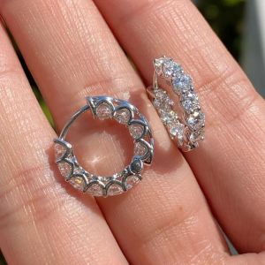 Elegant Diamond Embedded Earrings Fashionable Versatile Womens Jewelry Stylish Hoop Studs  out Original Design Alloy