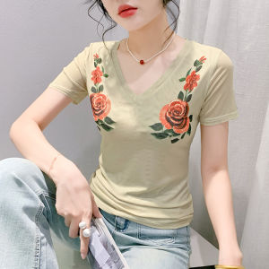 REHIN เสื้อยืดแขนสั้นคอวีพิมพ์ลายดอกไม้ผ้าตาข่ายเข้ารูปเสื้อผู้หญิงหรูหรา บอดี้สูทหญิง