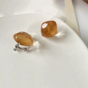 A Pair French Drum Shaped Sugar Earrings Without Ear Holes Womens Water Ripple Resin Jelly Versatile Daily Spiral Ear Clip