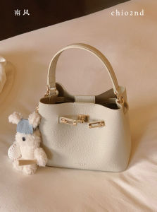 Daily Commute Versatile Handbag