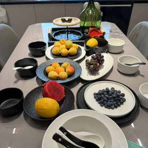 mornenjoy | Glaze-Under Colored Minimalist Black and White Japanese Ceramic Dinnerware Set
