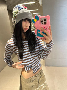 เสื้อสเวตเตอร์ถักลายทางสีบล็อกสไตล์ย้อนยุคแบบอเมริกันสำหรับผู้ชายและผู้หญิง ฤดูใบไม้ผลิและฤดูใบไม้ร่วง เสื้อคาร์ดิแกนแบบเปิดสวมใส่สบาย