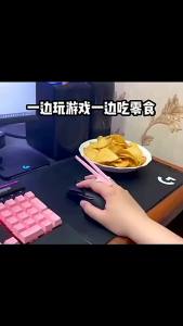Finger Chopsticks for Gamer Gaming Snack Clips Plastic Chopstick Snack Food Finger Tongs Lazy Artifact Assistant Finger Tool
