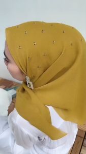 hijab Bella Mote/Payet mickey mewah pollycotton | Segi Empat Bella square Mutiara Swarovski Diamond