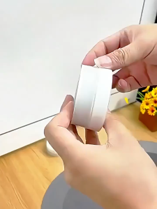 《 𝗦𝗜𝗟𝗘𝗡𝗧 𝗚𝗨𝗔𝗥𝗗 》 25mm Self-Adhesive Silicone Door Seal Window Strip Penutup Bawah Pintu 门底密封条 NWD