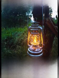 ไฟตั้งหอคอยสไตล์ย้อนยุคแบบย้ายได้สำหรับกลางแจ้ง เครื่องดันน้ำมัน กางเขน ปาร์ก อุปกรณ์เดินป่า ไฟส่องสว่างกลางแจ้ง ไฟส่องสว่างกลางแจ้ง