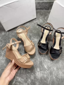 Giày đế xuồng nữ siêu nhẹ FAROSA -K3 giày sandal xuồng quai ngang phối mặt khóa cực êm chân