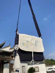 Casual Embroidered Canvas Crossbody Bag Tassel Mobile Phone Bag Hanfu Elements Leisure Matched Small Square Bag Fashionable