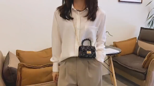 Tas Selempang Jelly Mini – Cocok untuk Anak & Remaja Rantai Mutiara Gold