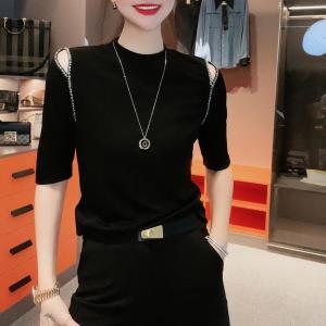 เสื้อยืดแขนสั้นผู้หญิงคอกลมประดับหนัก ฤดูร้อน สไตล์ใหม่ พรางหุ่น หลากหลาย เวอร์ชั่นเกาหลีขาดไหล่ เสื้อท่อนบน