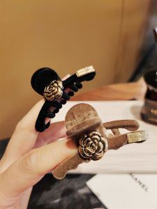 Velvet Hair Claw & Elegant Half Updo Clip: A Stylish Addition to Your Short Hair Jewelry