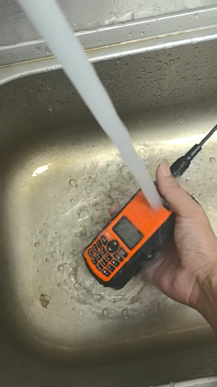 Motorola-370plus high waterproof capacity IP68 15W power consumption 6800mAh 1-15km