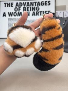 Cute Real Otter Rabbit Tiger Claw Fur Car Keychain Pendant Plush Toy Book Tiger Tail Bag Hanging Decoration Autumn New Arrival