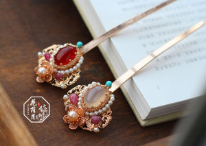 Original Design LiXiang Flower Moon Agate Pearl Hairpin: An Elegant Hair Ornament