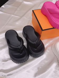 Dép bánh mì nữ xỏ ngón đế dày cao 5cm siêu nhẹ êm chân iDÉP DL049 Dép kẹp nữ đế xuồng thời trang (Đen)