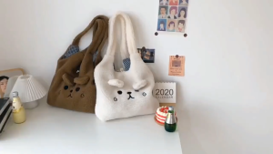 SEA YADOU  กระเป๋าสะพายขนเทียมน่ารักดีไซน์หน้าสัตว์ ความจุใหญ่เหมาะสำหรับใช้ในชีวิตประจำวันและเรียน