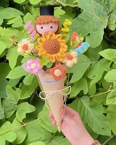 【Mini Party House】Graduation Yarn Sunflower Bouquet｜Handmade Ice Cream Gift
