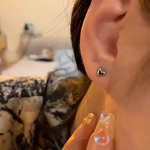 ตั้งคำว่า "ต่างหูหัวใจรักอสมมาตร ins แนวโน้มต่างหู สตั๊ดเฉพาะกลุ่มพรีเมี่ยม ความรู้สึกต่างหูสำหรับผู้หญิง