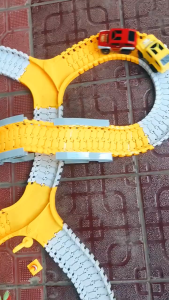 "Mainan Mobil Balap Urban Rail Bongkar Pasang Edukatif Puzzle Track Warna-Warni untuk Anak Laki-Laki Melatih Logika Motorik dan Kreativitas"