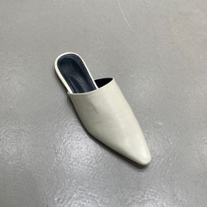 Niche Low Heel Pointed Toe Mule Shoes