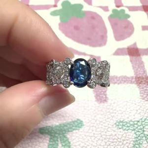 Huitan Elegant Silver Color Ring for Women Inlaid Sparkling Oval Blue CZ Fashion Accessories for Wedding Engagement Chic Jewelry