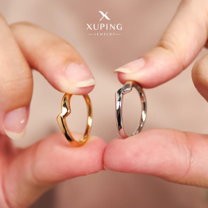 Xuping Cincin Emas Polos Casual Aksesoris Wanita Anti Karat