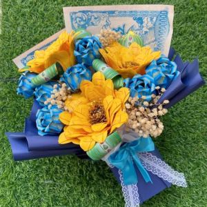 极乐之愿 D [7朵红+3朵]花束~祭祖拜往生清明节做功德较远地区请提前5天订购确保准时到达~森美兰芙蓉地区 直接私信我下单