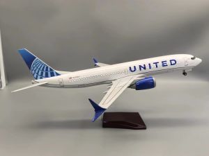 737 B737 MAX New Aircraft United Airlines 47CM Diecast Model Airplane With Airplanes Model Working Lights For Decoration Christm