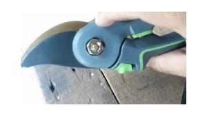 FAST DELIVERY KNIFEZER Gunting Bunga Dahan Ranting Pohon Taman Pruning Shear Scissors 20mm
