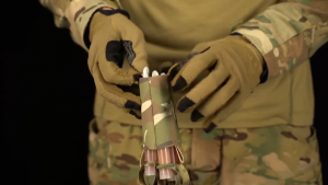 Oiking Tactical Fluorescent Stick Storage Bag Can Hold Six Light Sticks Used in A Variety of Combinations Top Hanging Rope 2 Types of Pull Rings for Outdoor Hunting