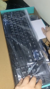 Bộ bàn phím và chuột có dây Logitech MK200