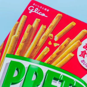 Glico Bitter Sweet Pretz แทบไม่มีไขมัน ขนมปังทรงแท่ง รสเนยหอยนางรม รสเนย ขนมปังอบ รสเนย แทบไม่มีไขมัน 62 กรัม