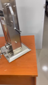 máy đùn xúc xích 3l inox dày dặn k han gỉ