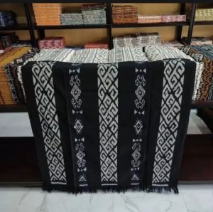 Dress Starla Maxi Tenun Jepara Baju Couple Pasangan warna Hitam Motif Kotak Simetris Bahan Katun Cocok Untuk Kegiatan Kondangan Undangan Prewedding dan Hari Raya
