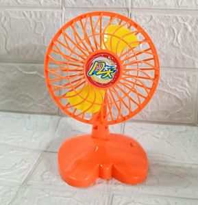 Bình Chánh shop 💖 Đồ chơi trẻ em 👉 Quạt Bàn đồ chơi dùng 3 pin có 4 màu : cam   vàng  xanh lá  xanh dương thích hợp cho bé 2-5 tuổi