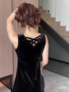AMMIN 2024 Autumn new black Hepburn style haute couture French V-neck strapless sleeveless velvet fashion cut-out halterback design A-line mid-length elegant dress