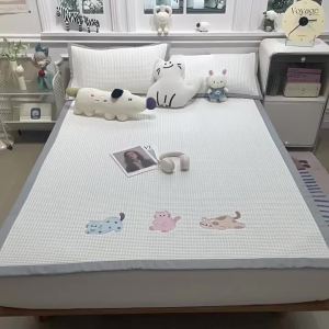 Polyethylene and Rayon Cool Feeling Ice Silk Embroidered Mat Three Pieces