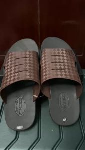 Dép cao su đúc họa tiết dập nổi