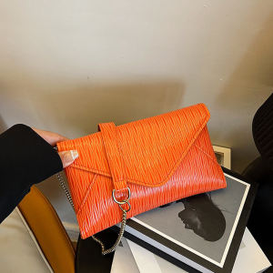 Fashionable Chain Strap Womens Shoulder Bag Spring Summer 2024 New Style Versatile Crossbody Pillow Bag Popular Element